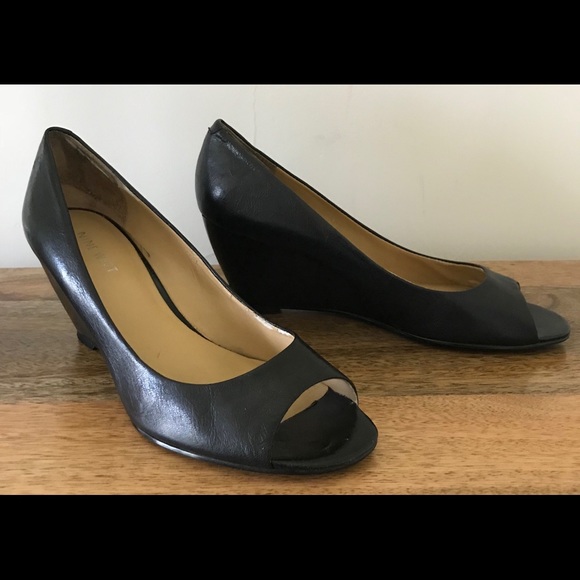 nine west peep toe wedge